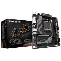 Gigabyte B650M DS3H 1.0 M/B Processor family AMD, Processor socket AM5, DDR5 DIMM, Memory slots 4, Supported hard disk drive int