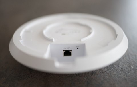 Ubiquiti 6 Long-Range Access Point Ubiquiti 6 Long-Range Access Point